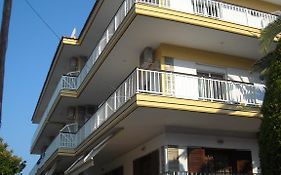 Iris Hotel