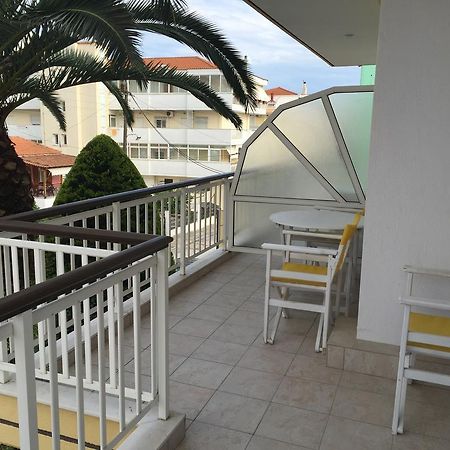 Iris Hotel Nea Kallikrateia Екстер'єр фото