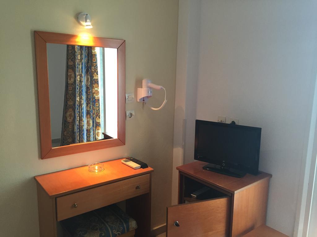 Iris Hotel Nea Kallikrateia Екстер'єр фото